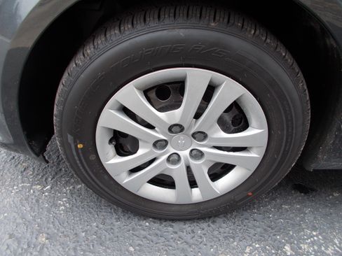 Used 2017 Chevrolet Sonic LS image 10