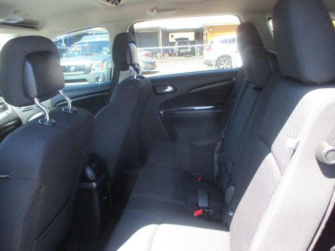 Used 2018 Dodge Journey SXT FWD image 9