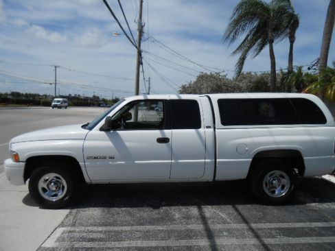 Used 2001 Dodge Ram 1500 Truck 2WD Club Cab image 2