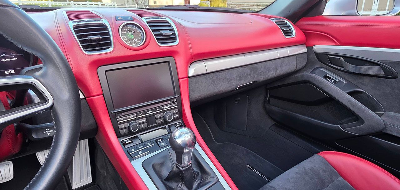 Used 2016 Porsche Boxster Spyder RWD image 66