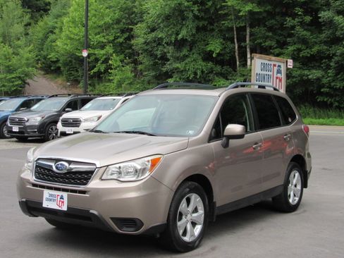 Used 2014 Subaru Forester 2.5i Premium AWD/4WD image 1