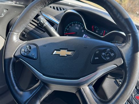 Used 2018 Chevrolet Impala LT image 23