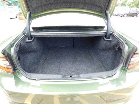 Used 2018 Dodge Charger SXT RWD image 7