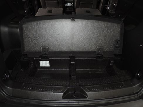 Used 2021 GMC Acadia SLT image 32