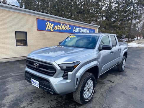 Used 2024 Toyota Tacoma SR image 1