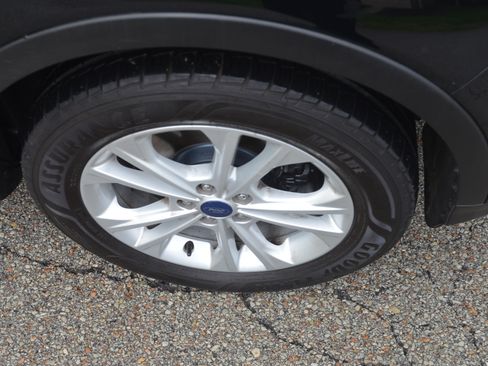 Used 2017 Ford Escape 4WD SE image 26