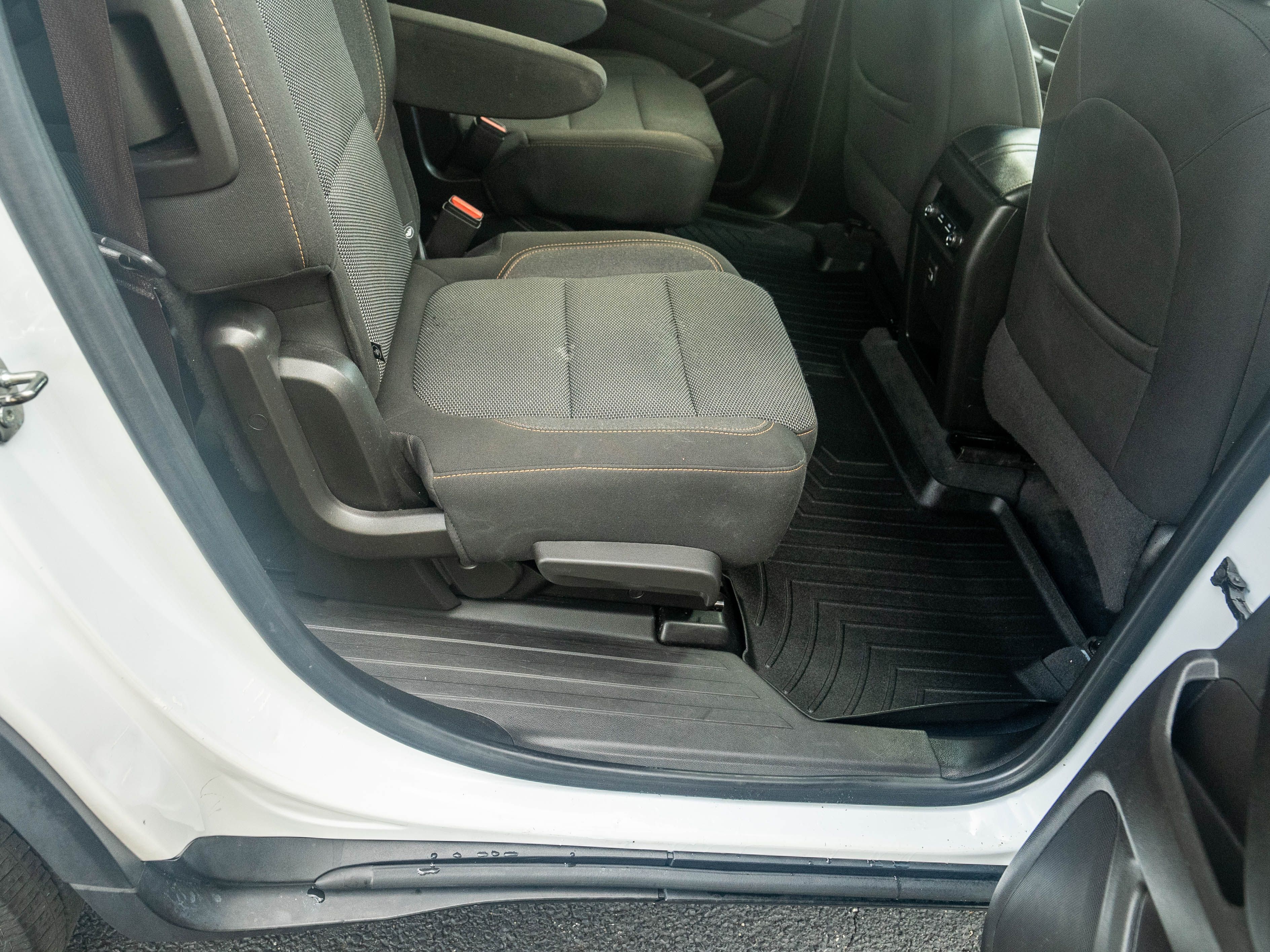 Used 2021 Chevrolet Traverse AWD LT image 23