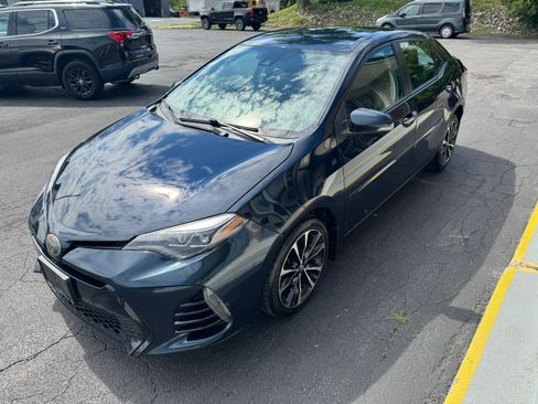 Used 2017 Toyota Corolla SE FWD image 3