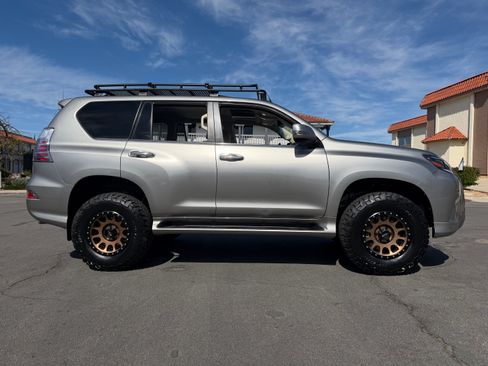 Used 2020 Lexus GX 460 Premium image 18