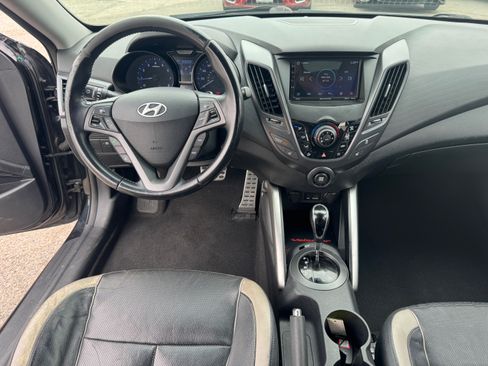 Used 2015 Hyundai Veloster Turbo FWD image 25