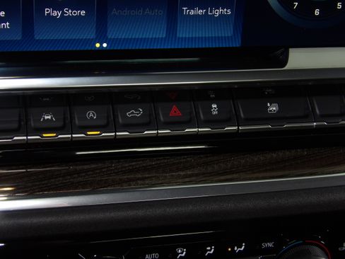 Used 2025 Chevrolet Silverado 1500 LT image 30