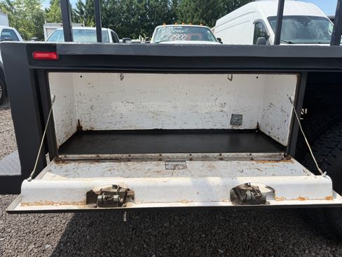 Used 2015 Ford F550 2WD Regular Cab Super Duty image 8