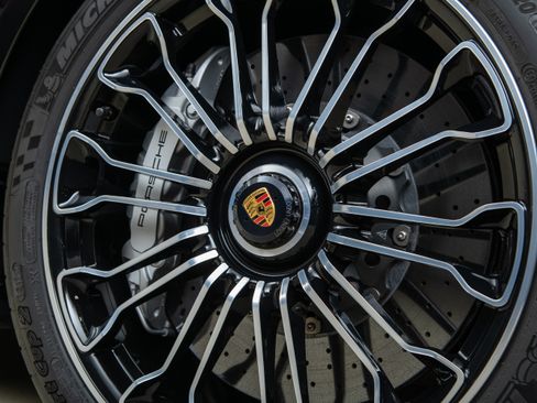 Used 2015 Porsche 918 Spyder AWD/4WD image 85