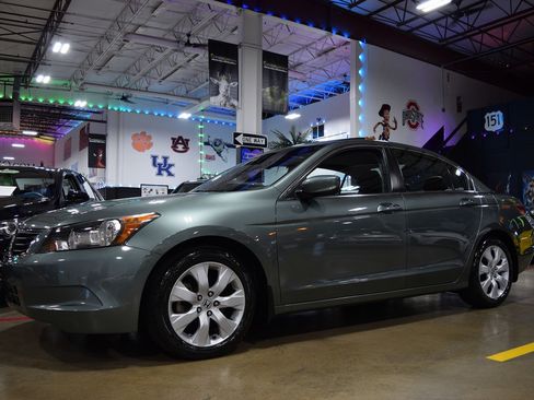 Used 2010 Honda Accord EX-L image 11