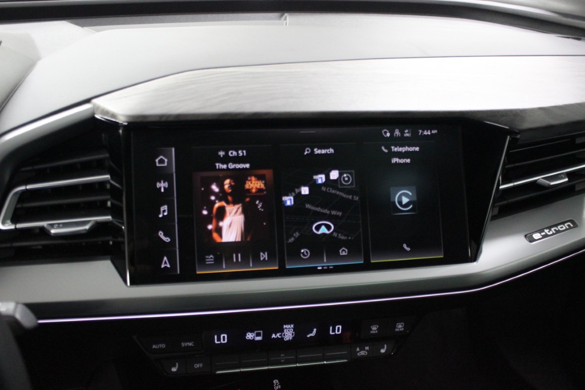 Used 2025 Audi Q4 e-tron Premium RWD image 32