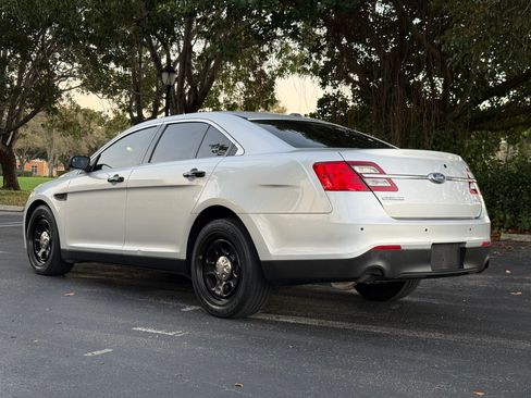 Used 2016 Ford Taurus image 7