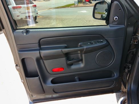 Used 2004 Dodge Ram 1500 Truck SLT image 26