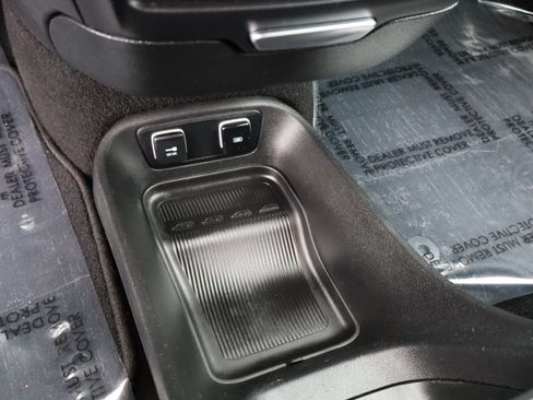 Used 2019 Chrysler Pacifica Touring-L FWD image 31