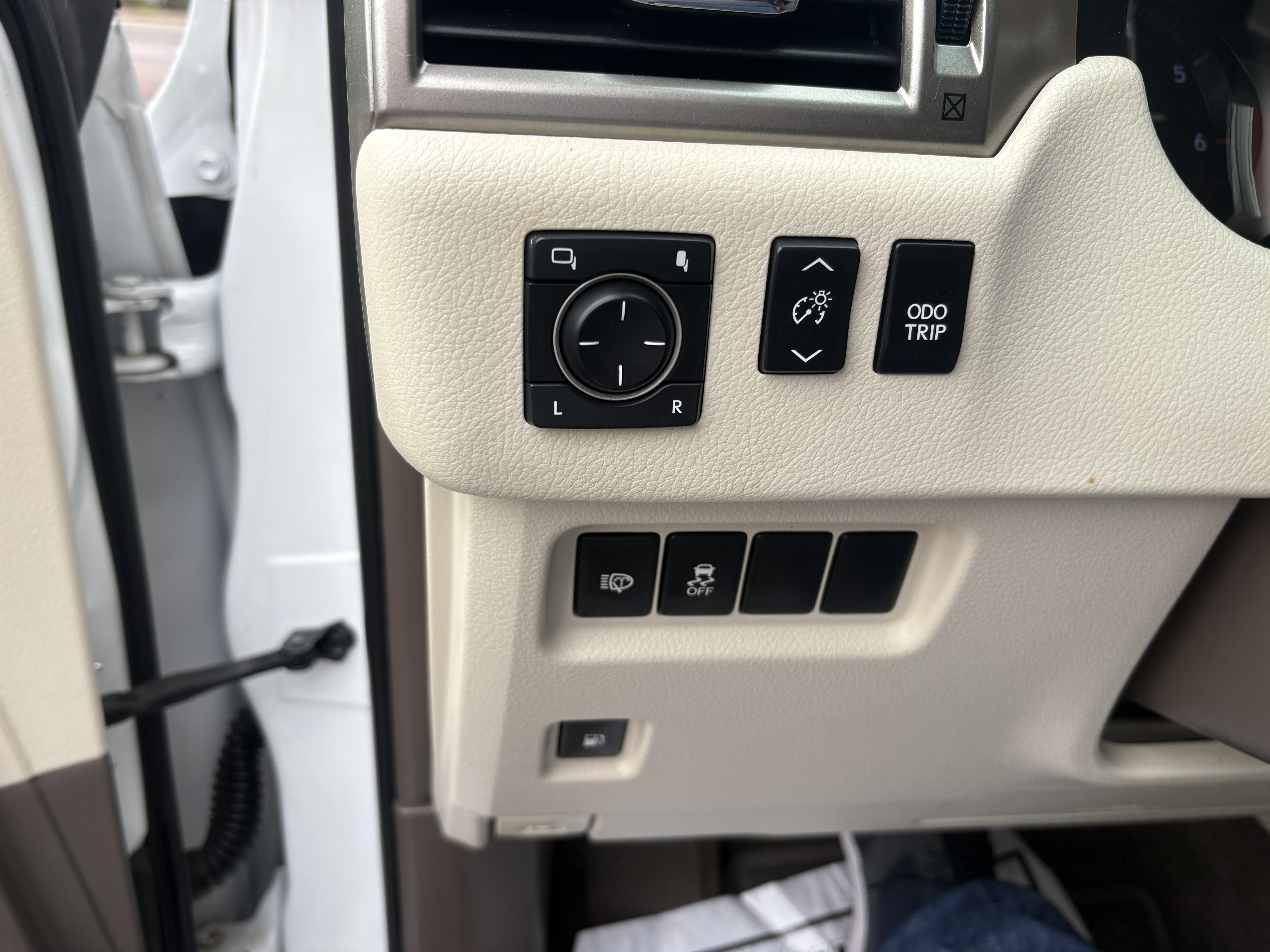 Used 2016 Lexus GX 460 4WD Premium 4.6L 8-Cyl SUV image 21