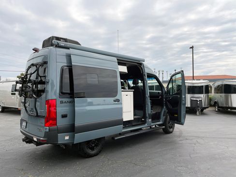 Used 2021 Mercedes-Benz Sprinter 4500 image 6