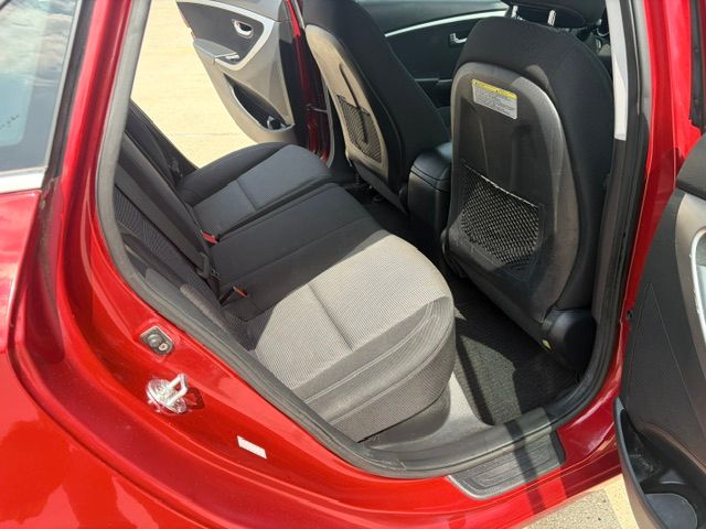 Used 2017 Hyundai Elantra GT Hatchback FWD image 11