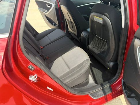 Used 2017 Hyundai Elantra GT Hatchback FWD image 11