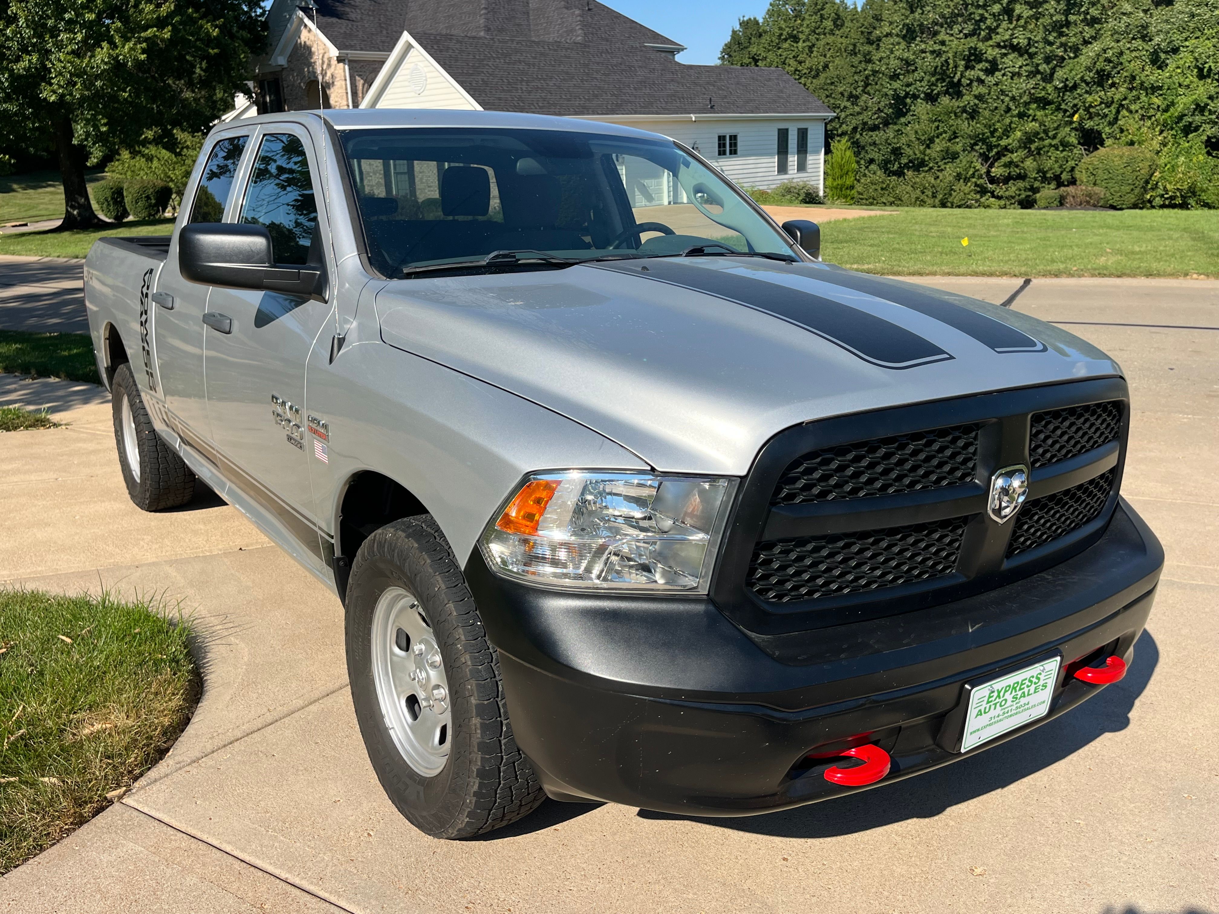 Used 2019 RAM 1500 4x4 Crew Cab Classic Tradesman image 3