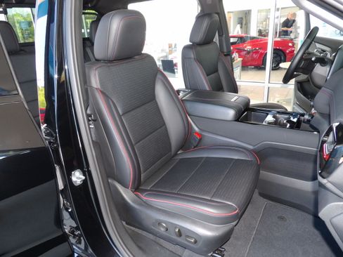 Used 2024 Chevrolet Silverado EV 4x4 Crew Cab RST image 27