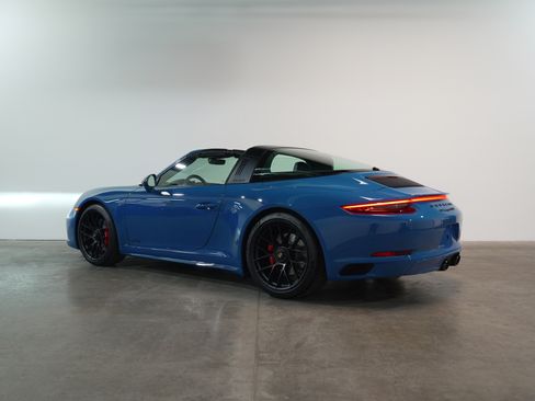 Used 2018 Porsche 911 Targa 4 GTS image 23