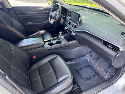 Used 2022 Nissan Altima 2.5 SR FWD image 8