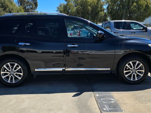 Used 2015 Nissan Pathfinder SL image 11