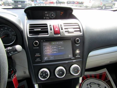 Used 2016 Subaru Forester 2.5i image 15