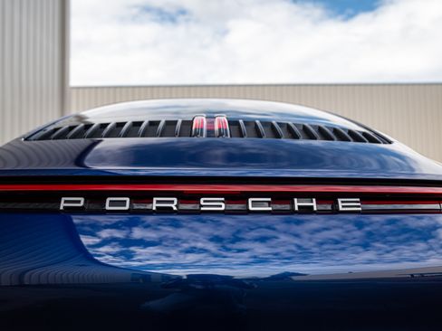 Used 2021 Porsche 911 Carrera image 13