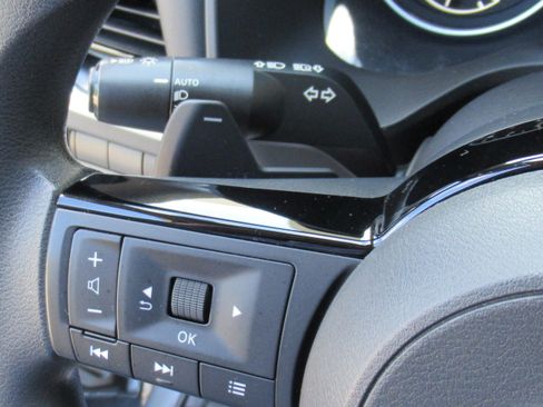 Used 2021 Nissan Rogue SV image 18