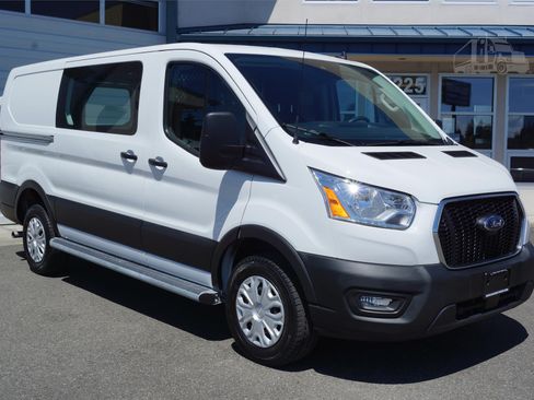 Used 2024 Ford Transit 250 image 2