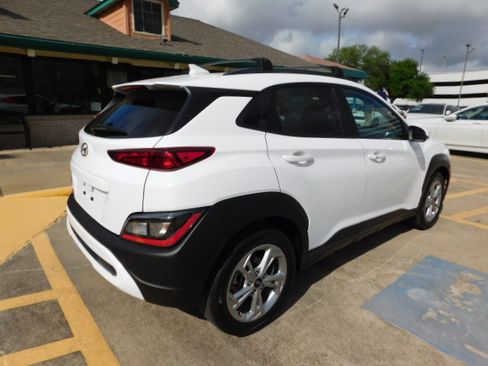 Used 2022 Hyundai Kona SEL image 8