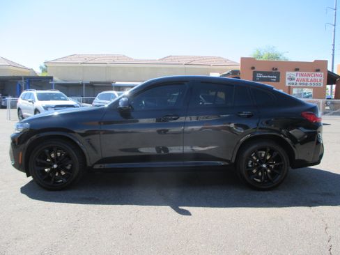 Used 2025 BMW X4 xDrive30i image 2