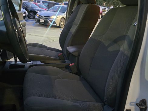 Used 2016 Nissan Frontier SV image 29