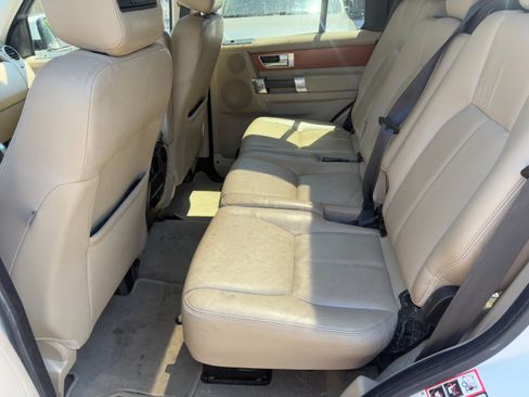 Used 2011 Land Rover LR4 HSE LUX AWD/4WD image 12