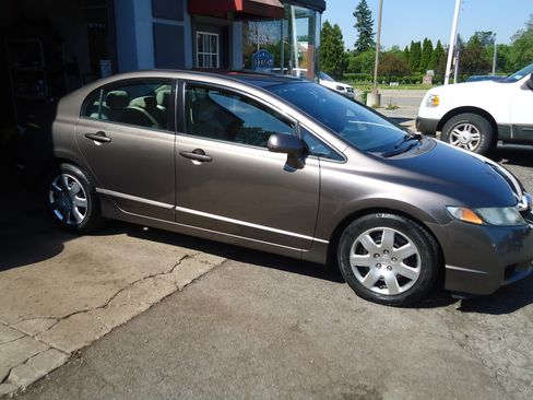 Used 2009 Honda Civic LX Sedan image 4