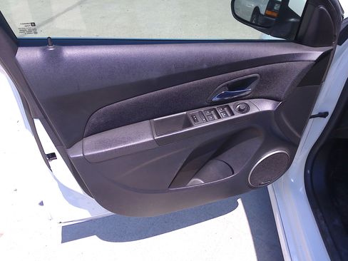 Used 2015 Chevrolet Cruze LTZ FWD image 9