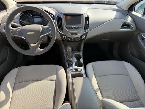 Used 2016 Chevrolet Cruze LT image 11