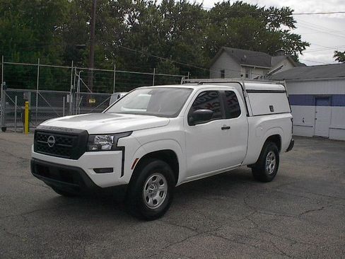 Used 2024 Nissan Frontier S RWD image 11