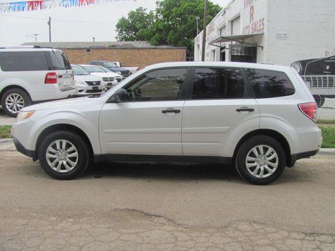 Used 2009 Subaru Forester 2.5X AWD/4WD image 2