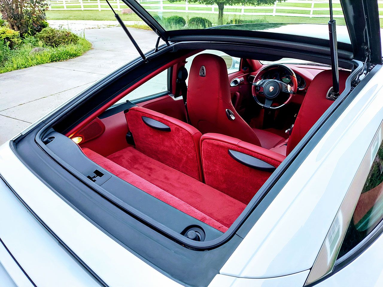 Used 2011 Porsche 911 Targa 4S AWD/4WD image 90