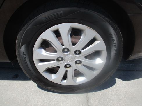 Used 2010 Kia Forte EX image 19