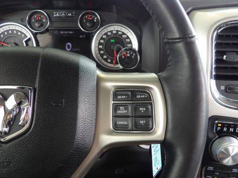 Used 2017 RAM 1500 Laramie image 35