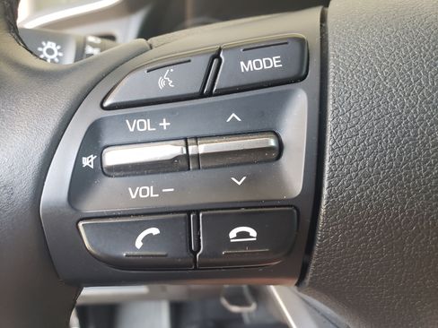 Used 2019 Hyundai Elantra SEL image 18