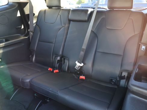 Used 2023 Kia Telluride S image 12