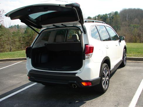 Used 2022 Subaru Forester Limited image 8